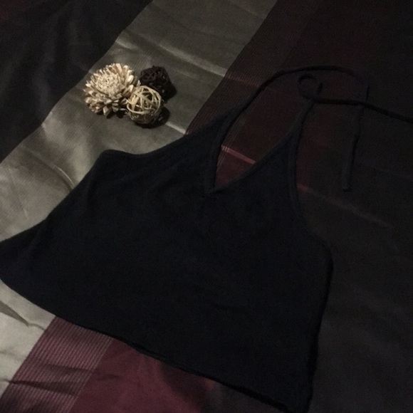 Halter top - Picture 2 of 3